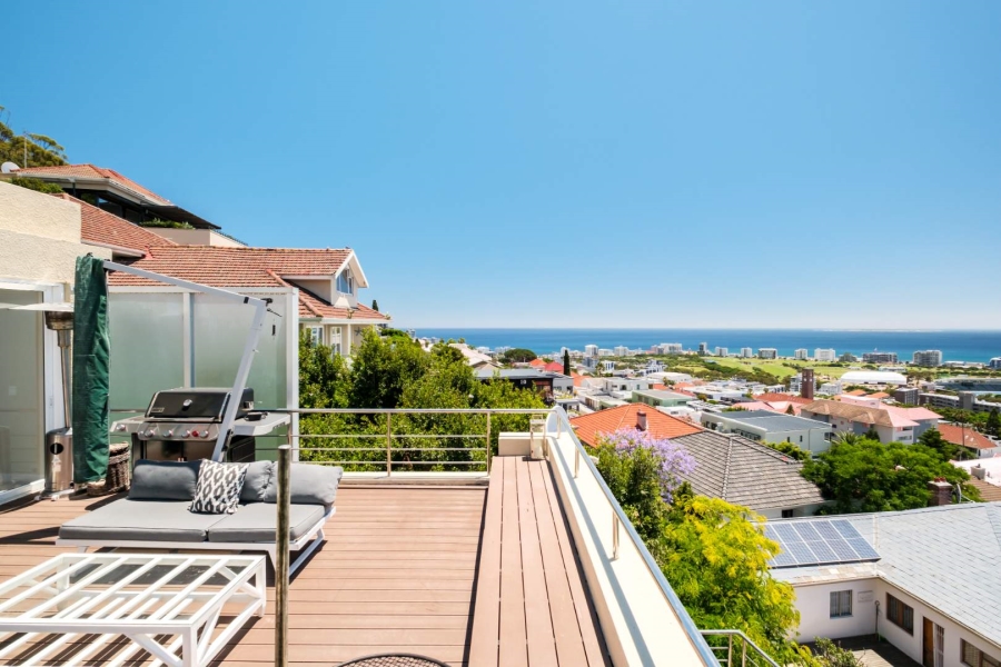 3 Bedroom Property for Sale in Green Point Western Cape
